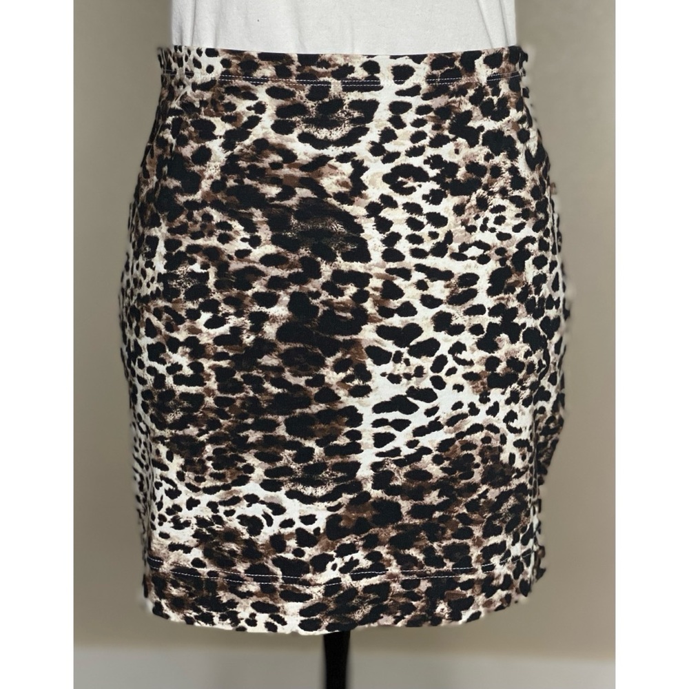 H&M‎ Basic Leopard Miniskirt Size M